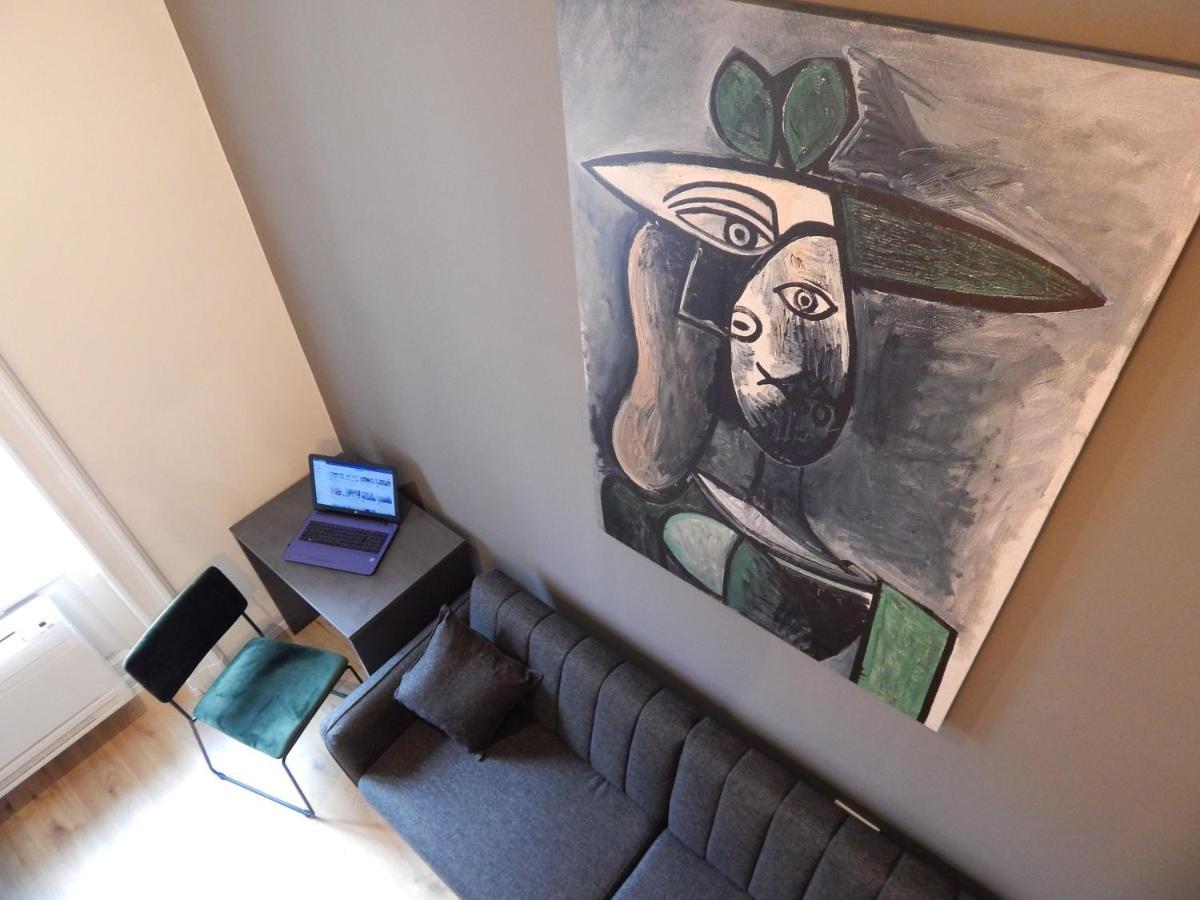 Gold Rooms And Suite غييكا المظهر الخارجي الصورة