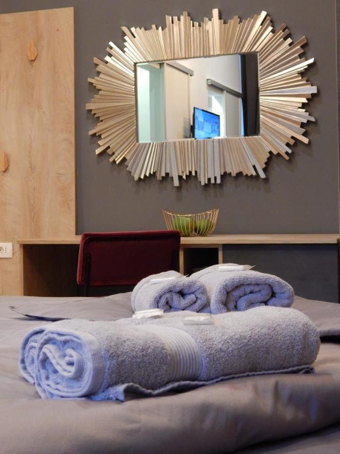 Gold Rooms And Suite غييكا المظهر الخارجي الصورة